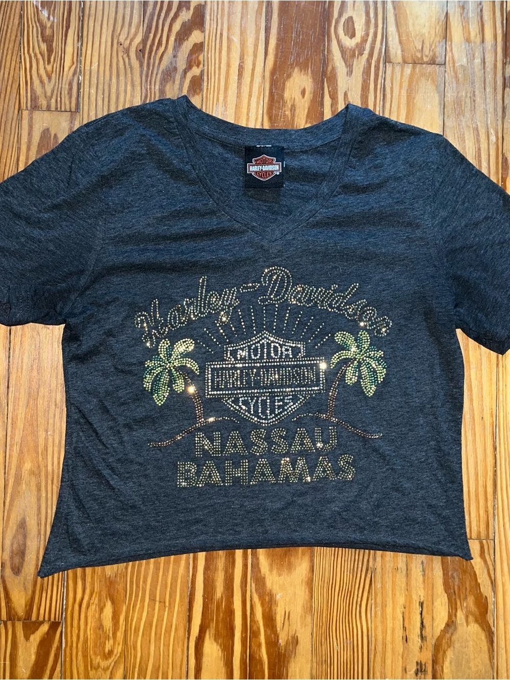 Harley-Davidson Rhinestones Nassau Bahamas V-Neck Tee